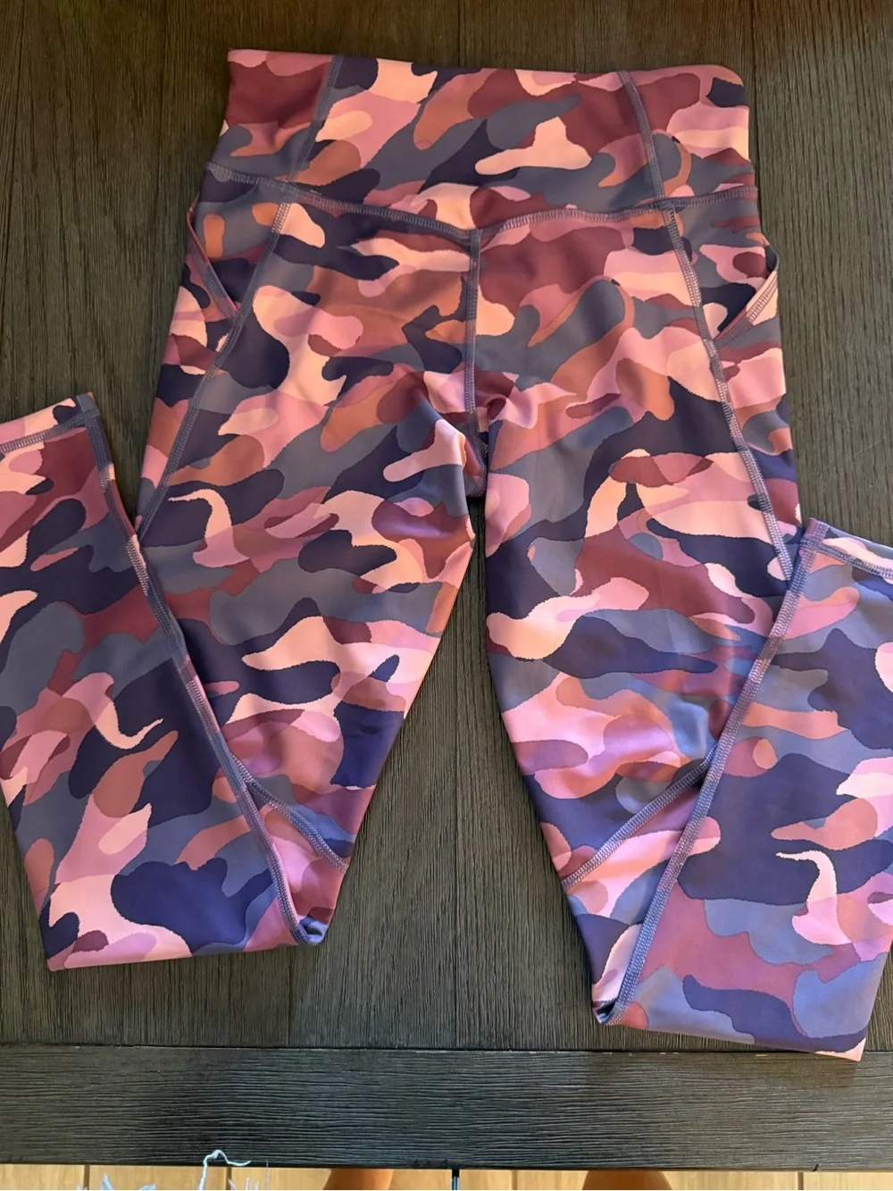 Girls Old Navy Active Pink & Purple Camo Leggings size 10/12